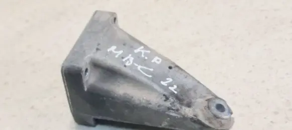 Mercedes-Benz C W203 Engine mounting bracket A6112230804