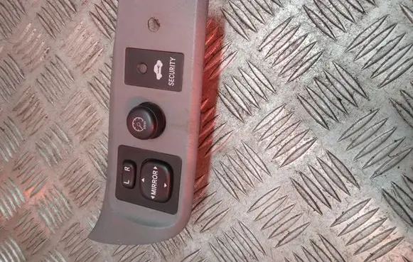 Toyota RAV 4 (XA20) Wing mirror switch 183574