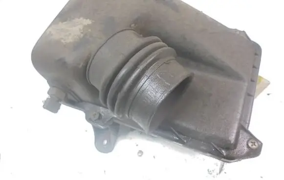 Hyundai Accent Air filter box 28111