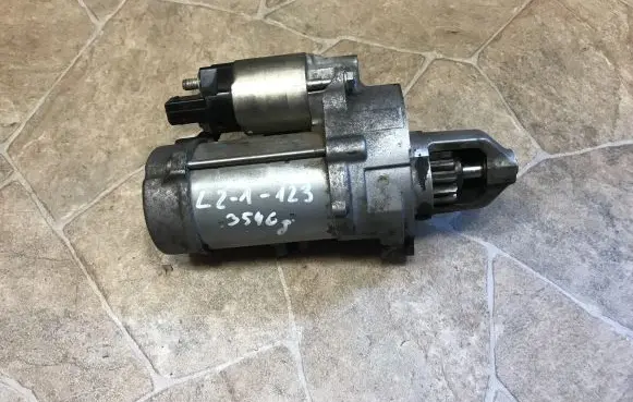 BMW 5 F10 F11 Starter motor 7612815