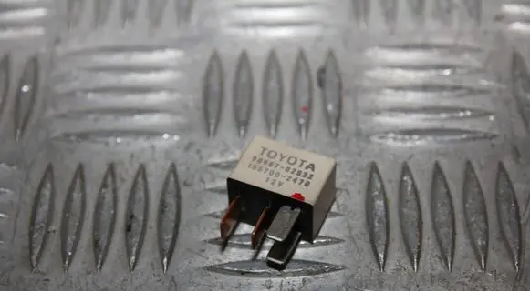 Toyota Land Cruiser (J120) Other relay 9098702022 1567002470