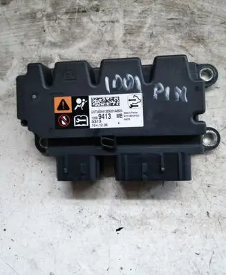 Opel Astra J Air suspension control unit module (rear) 13589413 3313