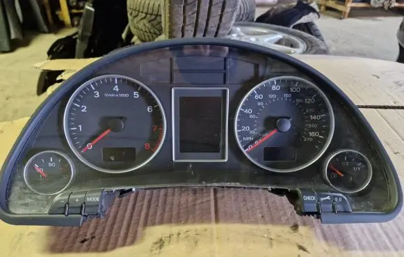 Audi A4 S4 B7 8E 8H Speedometer (instrument cluster) 1036901830