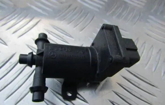 Mercedes-Benz E W210 Turbo solenoid valve A2029000178