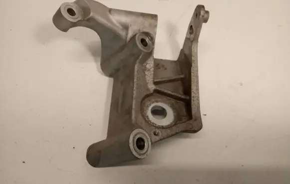 Volvo XC60 Engine mounting bracket 31430470 AD7VM2 1712200097