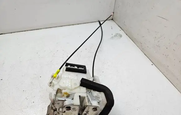 Subaru Forester SH Front door lock
