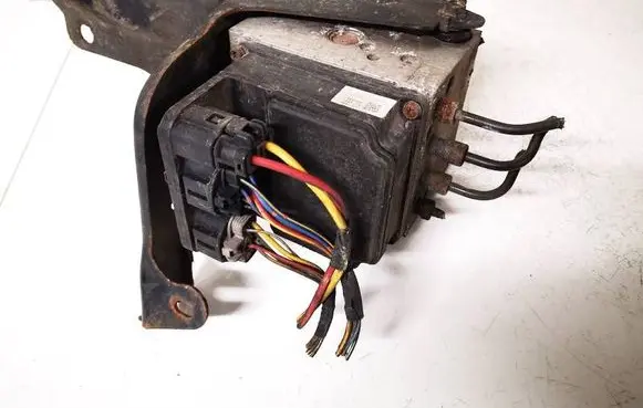 Nissan X-Trail T30 ABS Pump 47600ar005