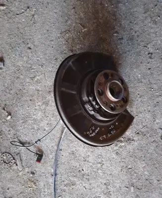 Mercedes-Benz E W212 Front wheel hub