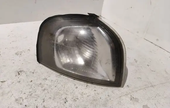Volvo S80 Front indicator light 88204387