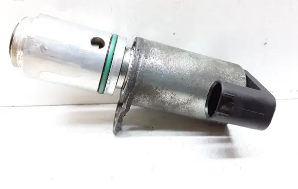 Volvo V70 Camshaft vanos timing valve 31216221