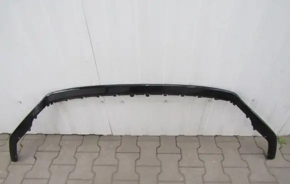 Front bumper lip