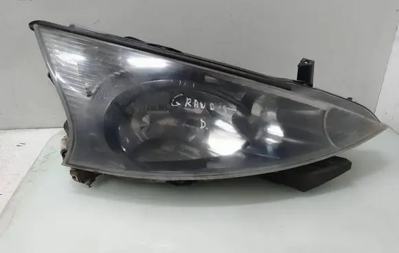 Mitsubishi Grandis Headlight/headlamp E11020582