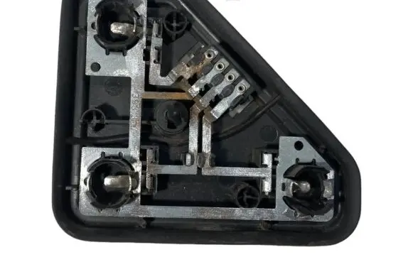 BMW 5 E39 Tail light bulb cover holder 8371325
