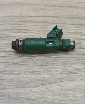 Volvo S60 Fuel injector 9470229