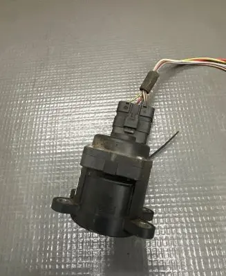 Land Rover Discovery 3 - LR3 EGR valve 215979142 2909313949
