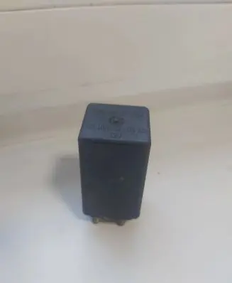 Mercedes-Benz S W126 Other relay 0008210863 16E601342