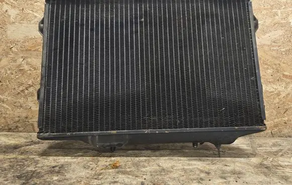 Bentley T2 Coolant radiator L3122JL