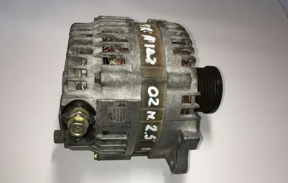 Nissan X-Trail T30 Generator/alternator 23100AU40A LR1110713B