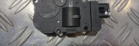 Mercedes-Benz R W251 Air flap motor/actuator 16082006