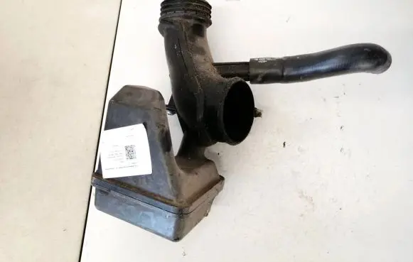 BMW X3 E83 Air intake duct part 1371344910 11564310