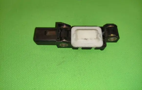 Audi A6 S6 C5 4B Airbag deployment crash/impact sensor 4B0959643E 130903 0232H08HAEG3
