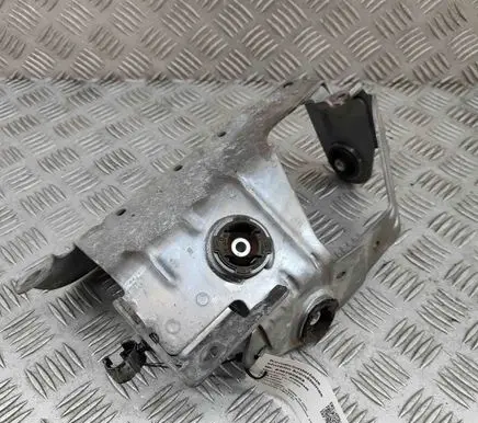 BMW iX A/C compressor mount bracket 9418847