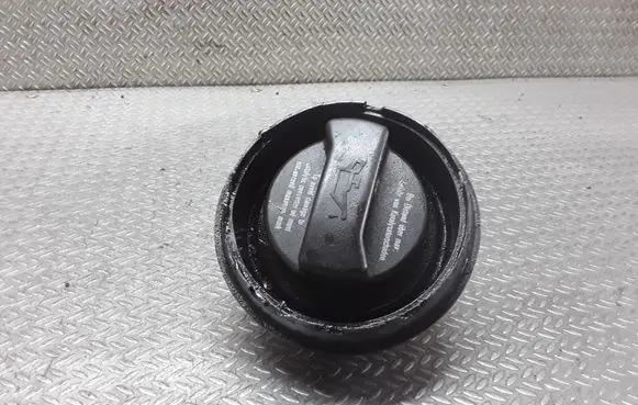 Volkswagen Golf IV Oil filler cap 038133287C