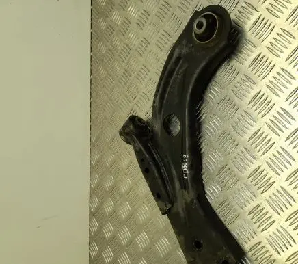 Opel Combo E Front lower control arm/wishbone 98138522