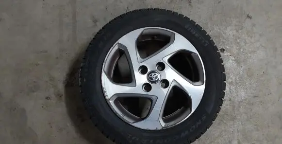 Toyota Yaris R15 alloy rim 