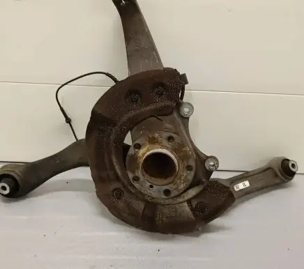 BMW 5 F10 F11 Front wheel hub