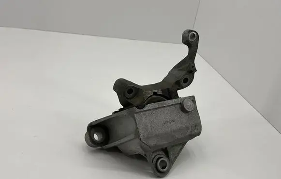 Volvo XC40 Engine mount bracket 31460249 P112D 183200207