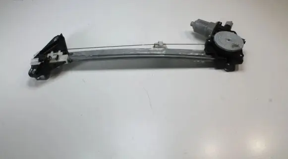 Honda CR-V Rear window lifting mechanism without motor