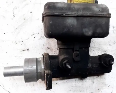 Volkswagen Golf IV Master brake cylinder 21027099