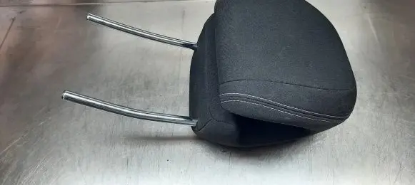 Citroen C4 II Front seat headrest 