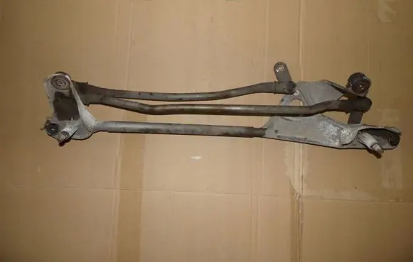 Chrysler 300M Front wiper linkage 