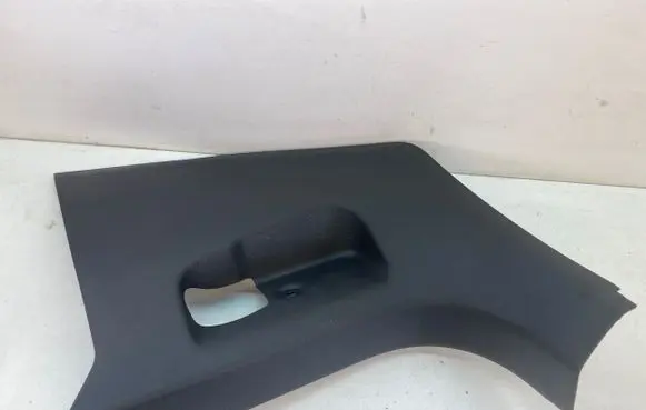 Foot area side trim