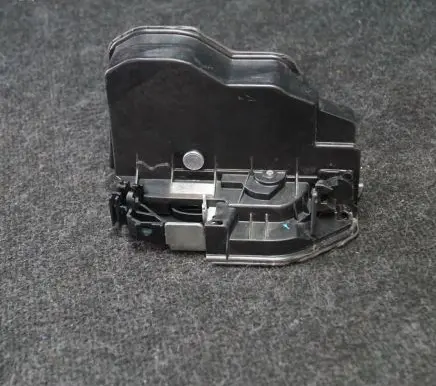 BMW 4 F32 F33 Rear door lock 7229459