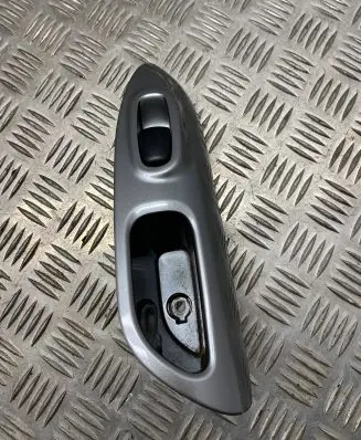 Nissan Juke I F15 Electric window control switch 829611KA0A