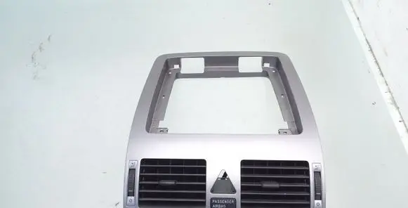 Volkswagen Touran I Dash center air vent grill 1T1819728D