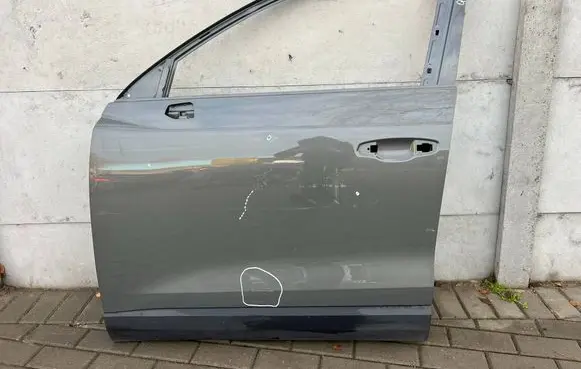 Audi Q3 F3 Front door