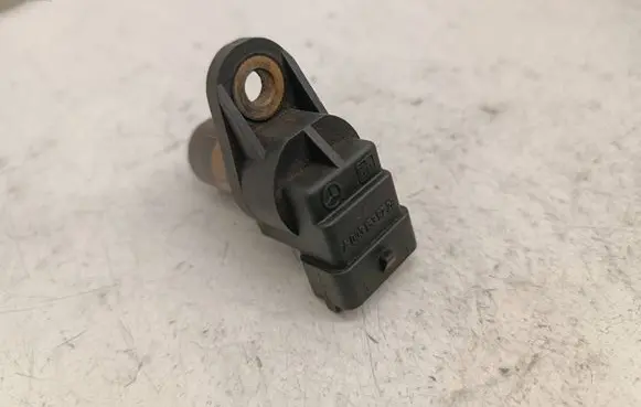 Mercedes-Benz S W220 Camshaft position sensor A0031539728 0031539728