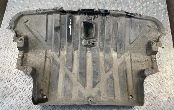 Center/middle under tray cover