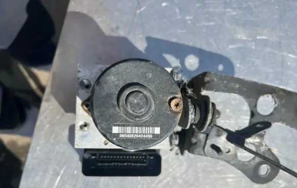 Volkswagen Touran I ABS Pump 1K0614517AE