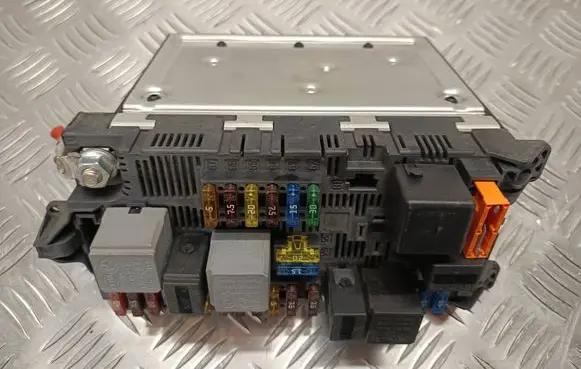 Mercedes-Benz E W211 Fuse module 2115454201