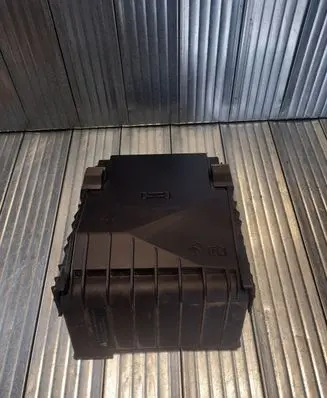 Volkswagen PASSAT B6 Fuse box cover 1K0937132F 1K0937132G