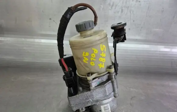 Skoda Fabia Mk1 (6Y) Power steering pump 6Q0423155AM
