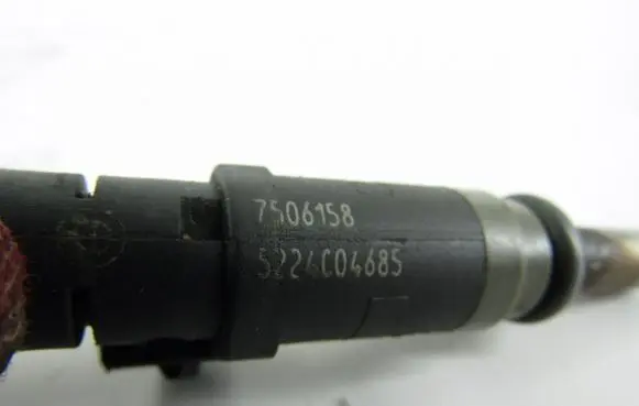 BMW 1 E81 E87 Fuel injector 7506158