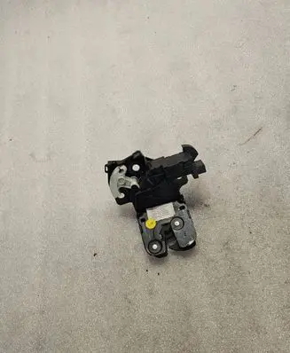 Audi A6 S6 C6 4F Tailgate/trunk/boot lock/catch/latch 8p4827505a