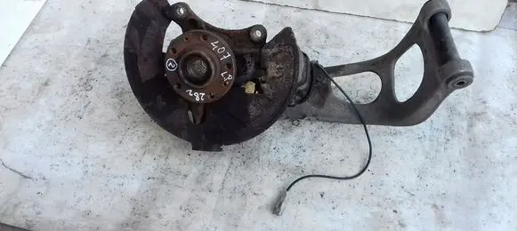 Peugeot 407 Front wheel hub spindle knuckle