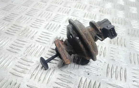 BMW 1 E81 E87 EGR valve 70068408
